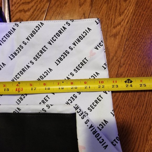 NWT VS Tote Bag - Picture 6 of 9